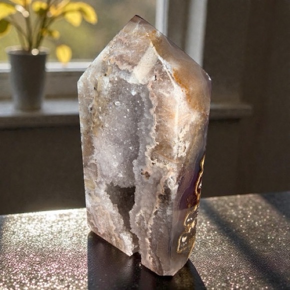 ✨ Agate Druzy Geode Tower — Extra Grade | Sparkly Quartz | Natural Banding ✨ - Picture 1 of 11
